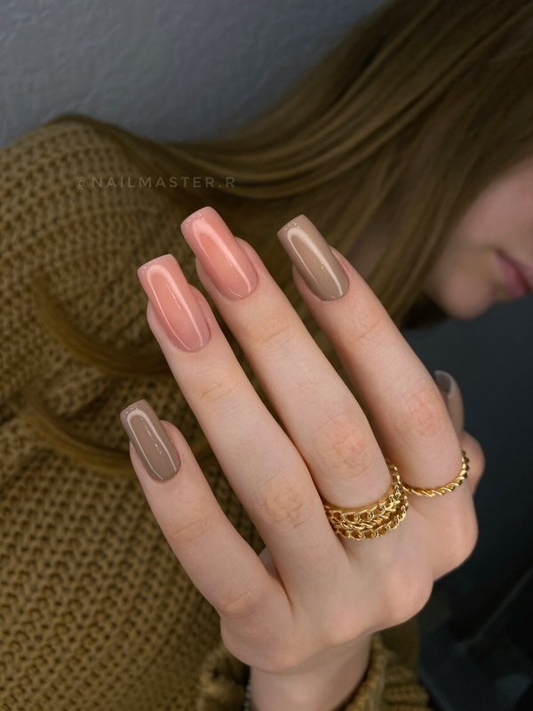 Caramel and coffee nail tones create a warm and stylish manicure look. Perfect for elegant and natural designs with rich shades.