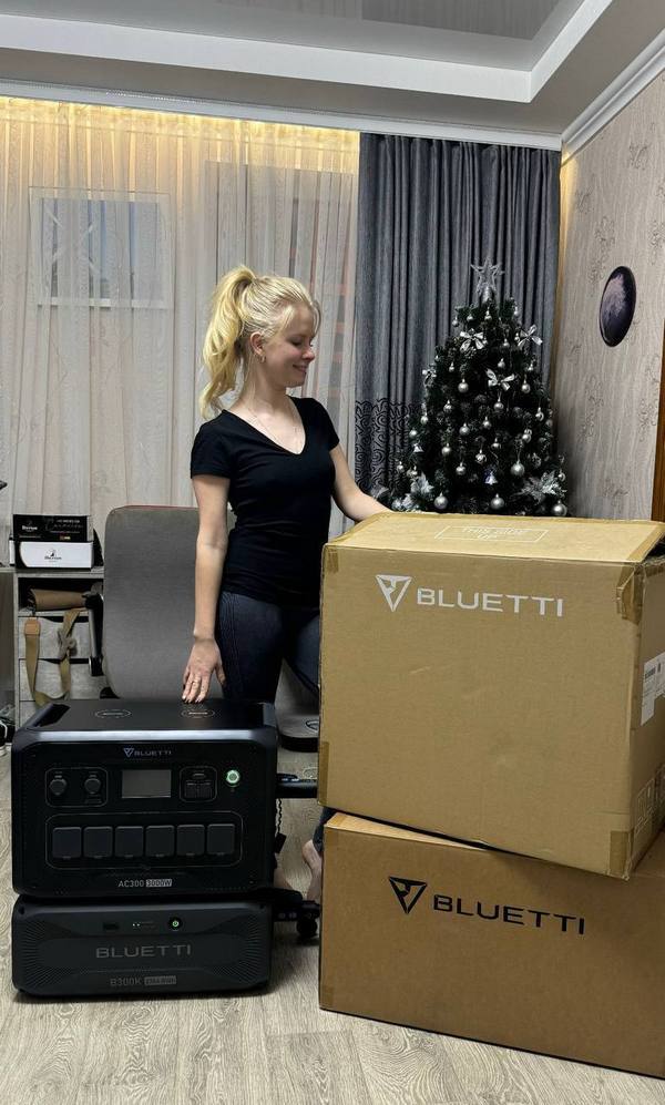 Bluetti AC300 &mdash; �� ������� �������� ������� ���������� ��������, ��� �������� �������� ��� ������ �����, �������� � ������ ��������� �����������㳿. ���� ��������� �������� ������ ������� ���� �������, ��������� �� ����������, ���������� ���䳿 ��������� ��� ������ � ������������� ������� �볺��� ����� �� ��� ��������.