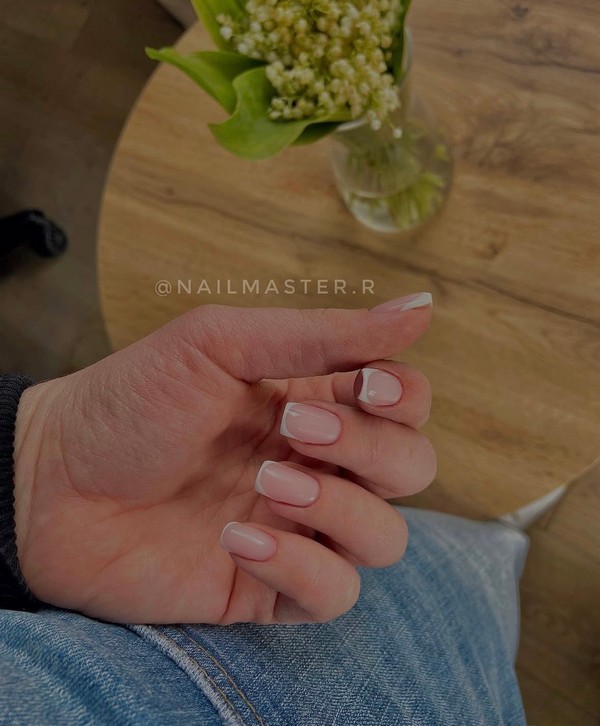 Micro French manicure is a refined nail trend focused on natural beauty and clean aesthetics. A thin French tip creates a subtle, elegant look perfect for everyday wear.